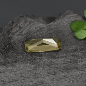 0.59克拉天然金色变色石榴石，祖母绿式切割，7×3.4毫米，VS