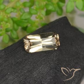 0.65克拉天然变色石榴石，祖母绿式切割，VVS