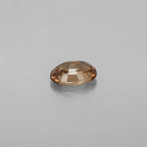0.65克拉天然多色变色石榴石，椭圆形切割，6.1×4.1毫米，VVS