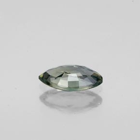 0.71克拉天然多色变色蓝宝石，马眼形，7.7×4.3毫米，VVS