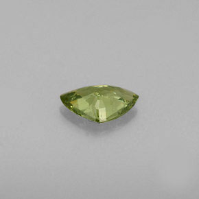 0.31克拉天然绿色翠榴石，三角形，5.6×3.9毫米，VS