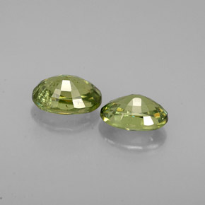天然绿色翠榴石，椭圆形切割，5.9×4.1毫米，VS-SI