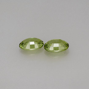 天然绿色翠榴石，椭圆形切割，5.9×4.1毫米，VVS-VS