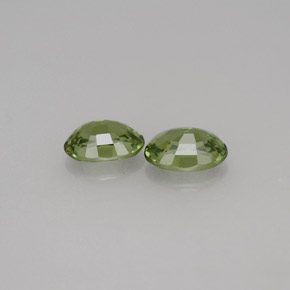 天然绿色翠榴石，椭圆形切割，5.9×4.1毫米，VVS-VS