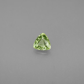 0.35克拉天然绿色翠榴石，三角形，4.5×4.4毫米，VS