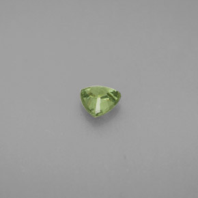 0.35克拉天然绿色翠榴石，三角形，4.5×4.4毫米，VS