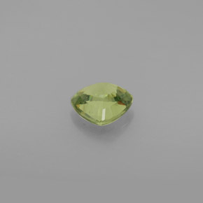 0.68克拉天然绿色翠榴石，三角形，5.5×5.4毫米，VVS-VS