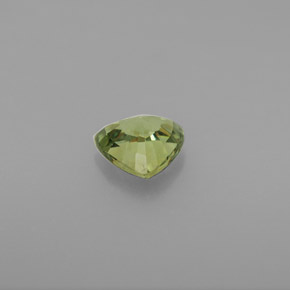 0.70克拉天然绿色翠榴石，三角形，5.6×5.5毫米，VVS-VS