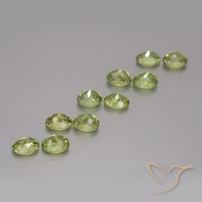 2.40克拉天然钙铁榴石，椭圆形，VS
