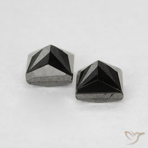 0.18克拉天然钻石，正方形，不透明