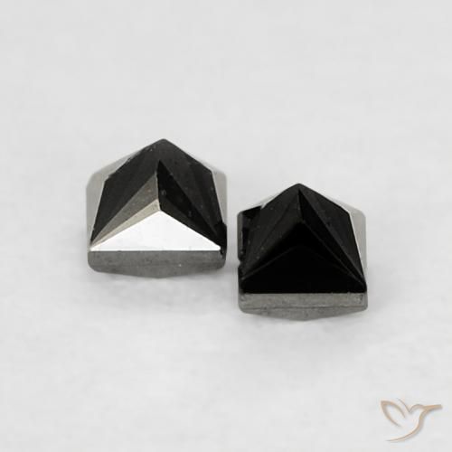 0.12克拉天然钻石，正方形，不透明