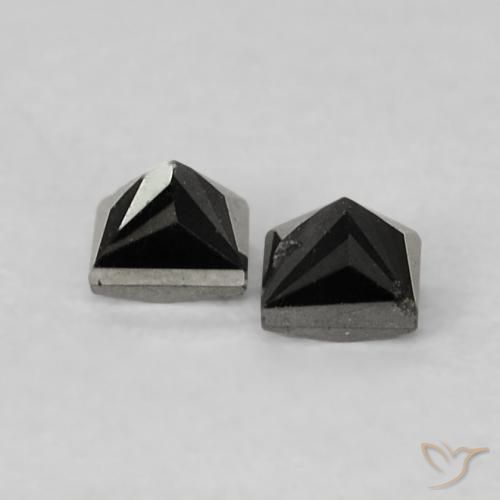 0.17克拉天然钻石，正方形，不透明