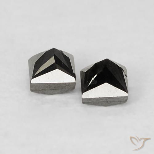0.15克拉天然钻石，正方形，不透明
