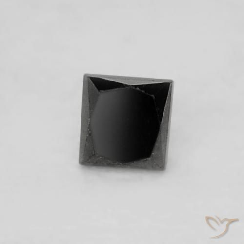 0.04克拉天然钻石，正方形，不透明
