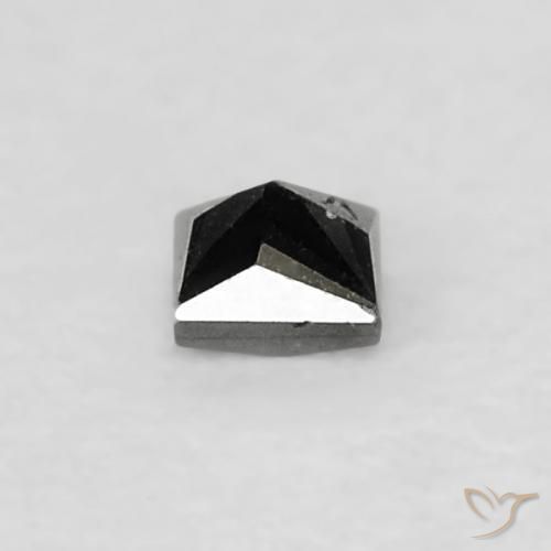 0.04克拉天然钻石，正方形，不透明