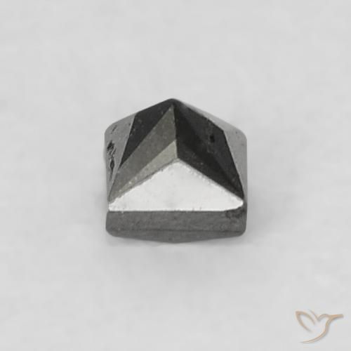 0.07克拉天然钻石，正方形，不透明