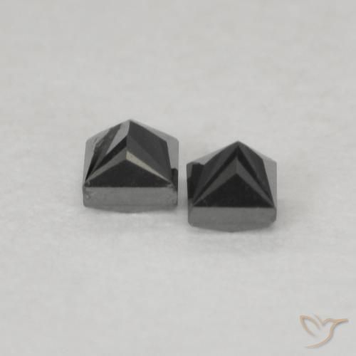 0.13克拉天然钻石，正方形，不透明