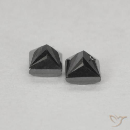 0.13克拉天然钻石，正方形，不透明