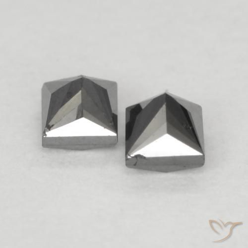 0.22克拉天然钻石，正方形，不透明