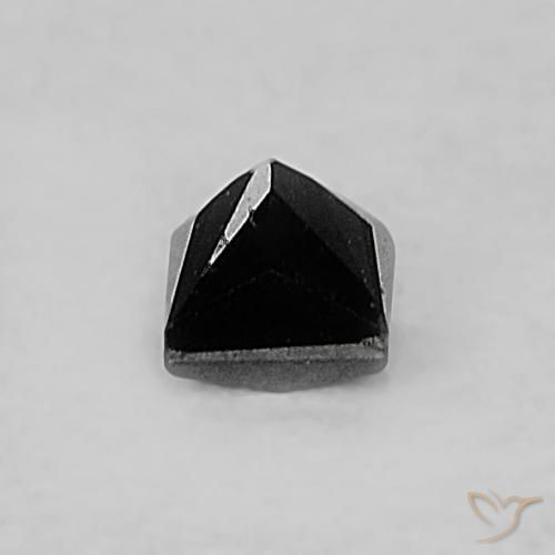 0.07克拉天然钻石，正方形，不透明