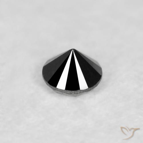 0.04克拉天然钻石，圆形的，不透明