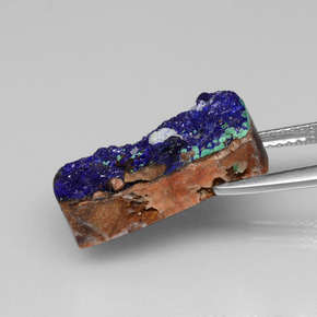 9.73克拉天然蓝铜矿晶，狭长方形，不透明