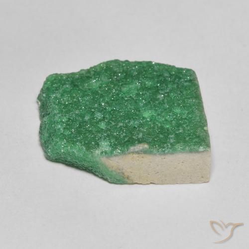 8.21克拉天然绿色晶簇磷铝石，异形，16.3×15.1毫米，不透明