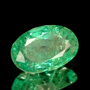 0.32克拉天然绿色祖母绿，椭圆形切割，5.9×3.8毫米，I1
