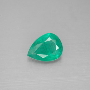 0.91克拉天然绿色祖母绿，梨形，8.1×6.1毫米，SI-I1