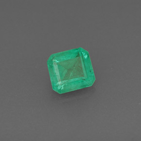0.57克拉天然绿色祖母绿，祖母绿式切割，5.3×4.8毫米，SI-I1
