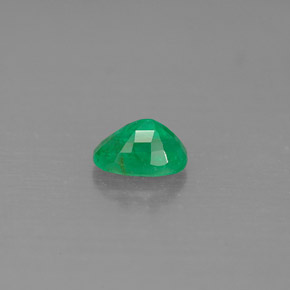 0.54克拉天然绿色祖母绿，椭圆形切割，6.1×4.1毫米，SI-I1