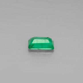 0.41克拉天然绿色祖母绿，祖母绿式切割，5.9×3.8毫米，SI