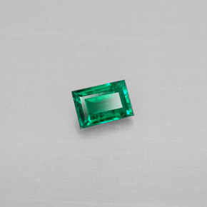 0.25克拉天然绿色祖母绿，长方形切工，4.8×3.3毫米，SI