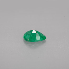 0.58克拉天然绿色祖母绿，梨形，7×4.9毫米，VS-SI