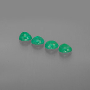 天然绿色祖母绿，椭圆形切割，5.1×4.1毫米，SI