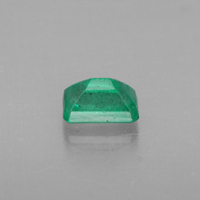 0.54克拉天然绿色祖母绿，祖母绿式切割，5.7×3.7毫米，SI-I1