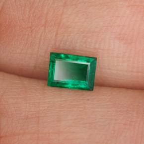 0.41克拉天然绿色祖母绿，长方形切工，5.3×3.9毫米，SI-I1