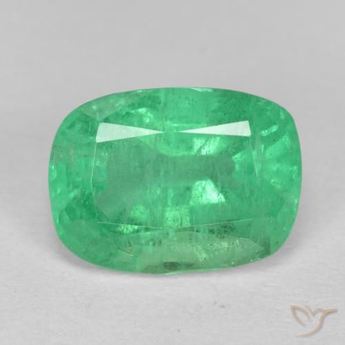 2.17ct 天然 浅绿色 翠, 软垫, I1