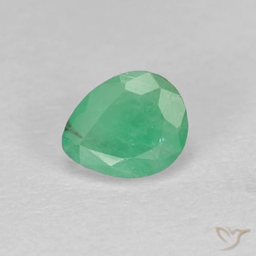 0.47克拉天然绿色祖母绿，梨形，5.6×4.6毫米，SI-I1