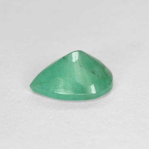 0.67克拉天然绿色祖母绿，梨形，7.1×5.2毫米，SI-I1