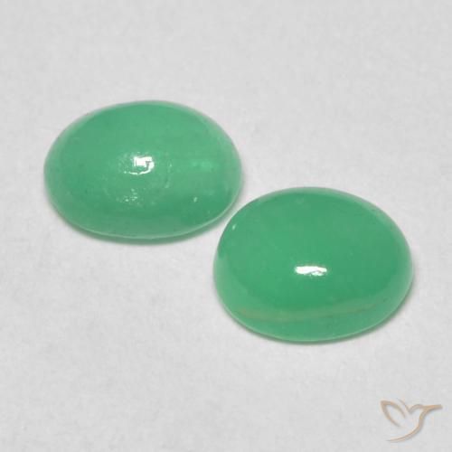 0.72克拉天然翠，椭圆形，半透明