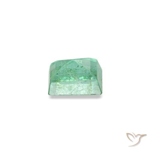 0.13克拉天然绿色祖母绿，长方形切工，3.1×2.4毫米，SI