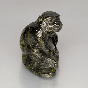 38.79克拉天然绿色绿帘石，异形，21.7×14.4毫米，不透明