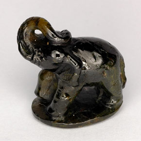 26.88克拉天然绿色绿帘石，异形，20.1×20.1毫米，不透明
