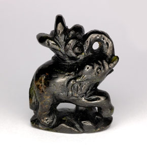 47.35克拉天然绿色绿帘石，异形，27.7×20.6毫米，不透明