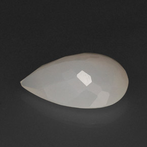 5.85克拉天然白色火欧泊，梨形，17.3×12毫米，半透明