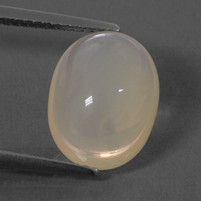 4.40克拉天然白色火欧泊，椭圆形切割，12.8×9.8毫米，透明