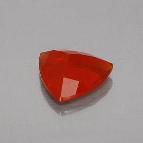 1.16克拉天然橙色火欧泊，三角形，8.6×7.7毫米，透明