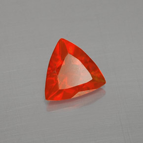 0.37克拉天然橙色火欧泊，三角形，6.2×5.9毫米，透明