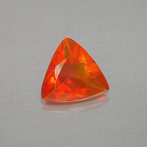 0.55克拉天然橙色火欧泊，三角形，6.9×6.8毫米，透明